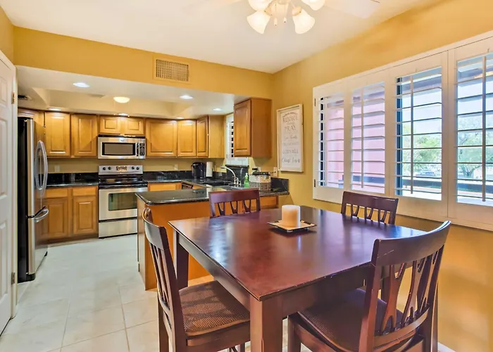 Hike & Relax Poolside! Long-term In Holiday home Phoenix
