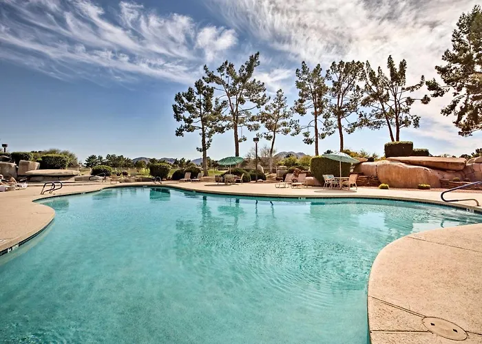 Hike & Relax Poolside! Long-term In Holiday home Phoenix