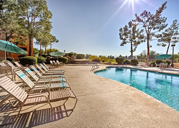 Hike & Relax Poolside! Long-term In Holiday home *